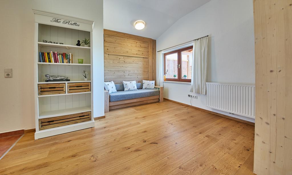 M's Wood Apartment *