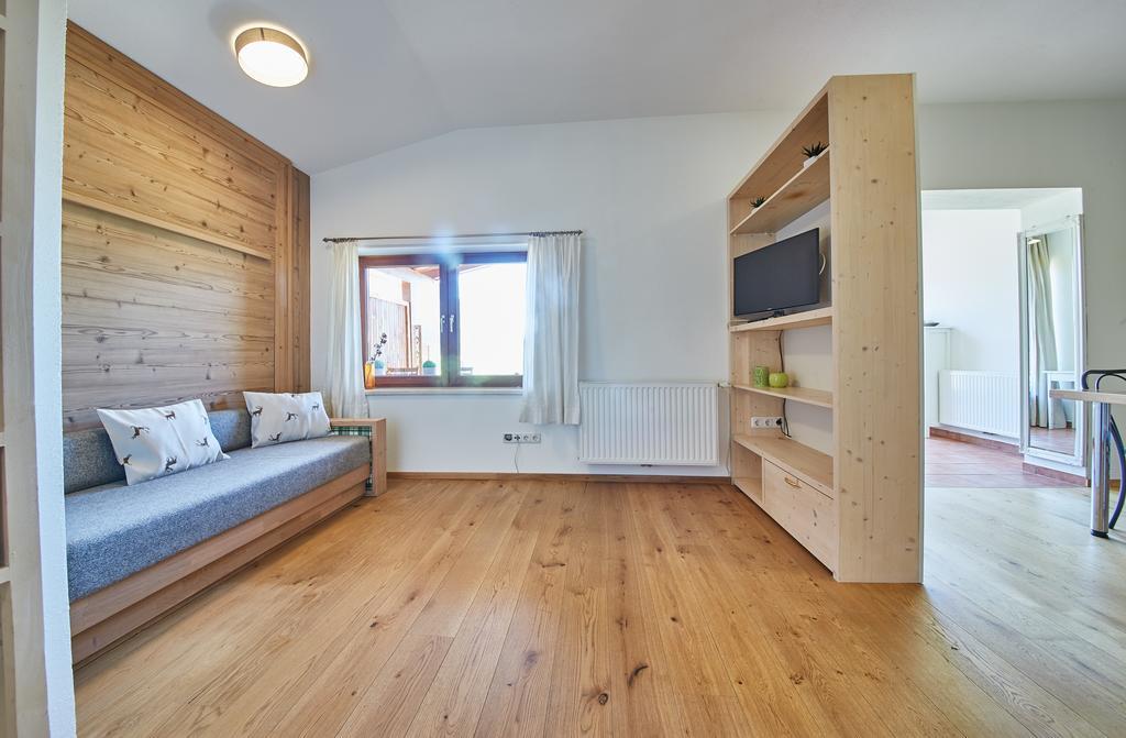 M's Wood Apartment
